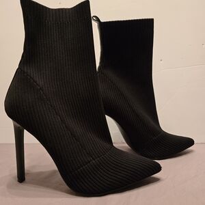 Steve Madden Womens Dianne Black Ribbed Sock Boot Spike Heels Size 10 NWT